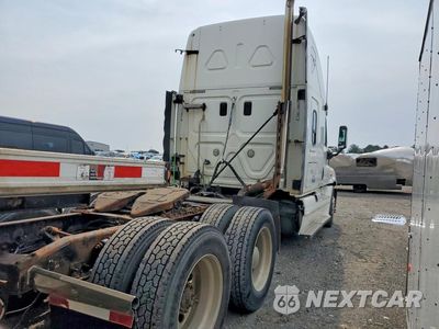 Trzecie zdjęcie samochodu z tyłu: 2011 FREIGHTLINER CASCADIA SEMI TRUCK VIN:1FUJGLBG8BSAW3765 - miniatura