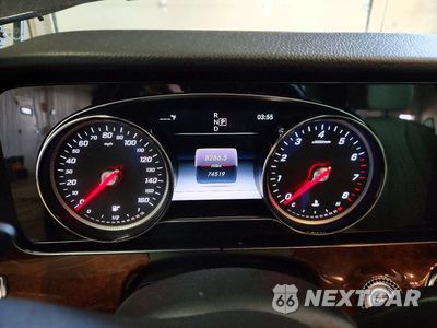 Zdjęcie 9 z 12 samochodu: 2019 MERCEDES-BENZ E 300 4MATIC VIN:WDDZF4KB3KA684041 - miniatura