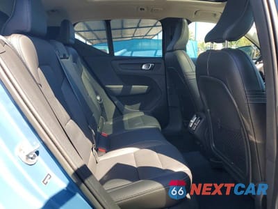 Zdjęcie 11 z 13 samochodu: 2023 VOLVO XC40 PLUS VIN:YV4L12UW9P2071150 - miniatura
