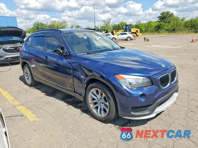 Czwarte zdjęcie samochodu z boku: 2015 BMW X1 XDRIVE28I VIN:WBAVL1C53FVY35805 - miniatura