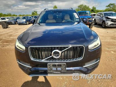 Piąte zdjęcie samochodu w środku: 2019 VOLVO XC90 T6 MOMENTUM VIN:YV4A22PK1K1422807 - miniatura