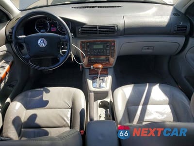Zdjęcie 8 z 12 samochodu: 2004 VOLKSWAGEN PASSAT GLX VIN:WVWWH63B94E126062 - miniatura