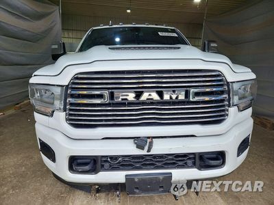Piąte zdjęcie samochodu w środku: 2023 RAM 2500 LARAMIE VIN:3C6UR5FL8PG591536 - miniatura