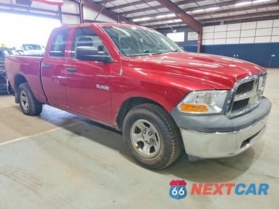 Czwarte zdjęcie samochodu z boku: 2010 DODGE RAM 1500 VIN:1D7RV1GPXAS231629 - miniatura