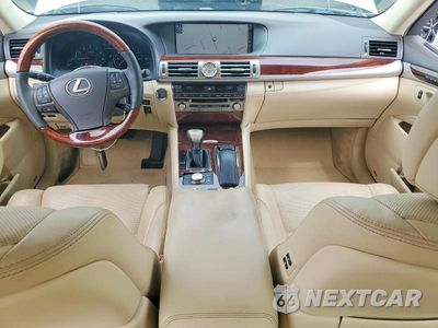 Zdjęcie 8 z 12 samochodu: 2016 LEXUS LS 460 VIN:JTHBL5EF1G5142587 - miniatura