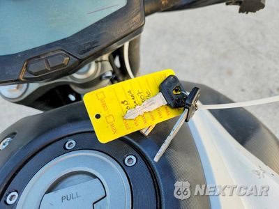 Zdjęcie 8 z 9 samochodu: 2015 YAMAHA FZ07 VIN:JYARM06E3FA000569 - miniatura