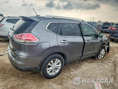 Piąte zdjęcie samochodu w środku: 2015 NISSAN ROGUE SV VIN:5N1AT2MT6FC825183 - miniatura
