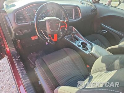 Zdjęcie 8 z 12 samochodu: 2021 DODGE CHALLENGER SXT VIN:2C3CDZAG2MH520854 - miniatura