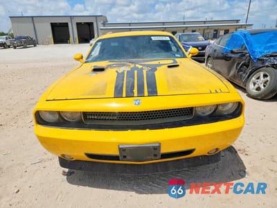 Piąte zdjęcie samochodu w środku: 2010 DODGE CHALLENGER R/T VIN:2B3CJ5DT2AH174467 - miniatura