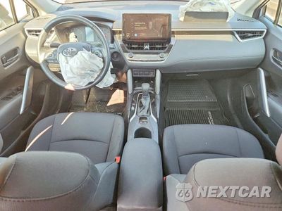 Zdjęcie 8 z 13 samochodu: 2024 TOYOTA COROLLA CROSS LE VIN:7MUBAABG6RV116194 - miniatura