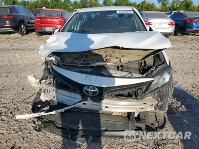 Piąte zdjęcie samochodu w środku: 2022 TOYOTA CAMRY LE VIN:4T1C11AK9NU641188 - miniatura