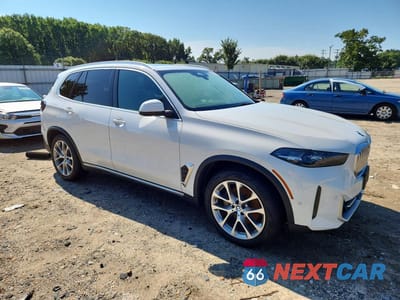 Czwarte zdjęcie samochodu z boku: 2024 BMW X5 XDRIVE40I VIN:5UX23EU01R9V50791 - miniatura
