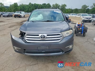 Piąte zdjęcie samochodu w środku: 2011 TOYOTA HIGHLANDER LIMITED VIN:5TDDK3EH5BS080990 - miniatura
