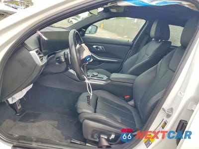Zdjęcie 7 z 12 samochodu: 2023 BMW 3ER 330E VIN:3MW39FF04P8D57207 - miniatura