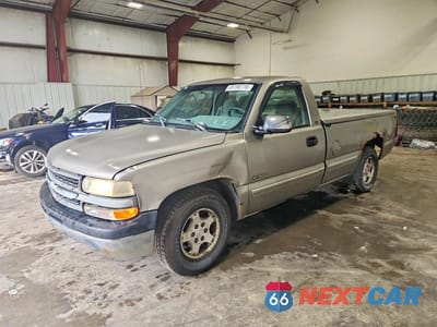 2000 CHEVROLET SILVERADO C1500 1GCEC14T1YE334737 - główne zdjęcie licytacji z USA - miniatura