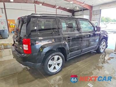 Trzecie zdjęcie samochodu z tyłu: 2014 JEEP PATRIOT LATITUDE VIN:1C4NJPFA1ED520154 - miniatura