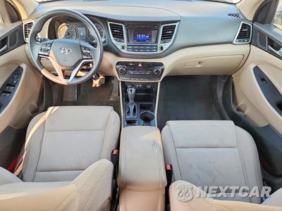 Zdjęcie 8 z 13 samochodu: 2016 HYUNDAI TUCSON SE VIN:KM8J3CA42GU133145 - miniatura