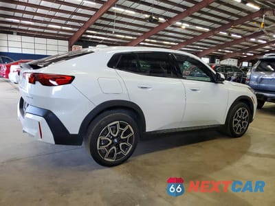 Trzecie zdjęcie samochodu z tyłu: 2026 BMW X2 XDRIVE28I VIN:WBX63GM04T5402683 - miniatura