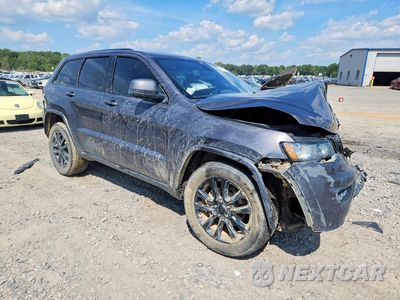 Czwarte zdjęcie samochodu z boku: 2018 JEEP GRAND CHEROKEE LAREDO VIN:1C4RJFAG6JC375118 - miniatura
