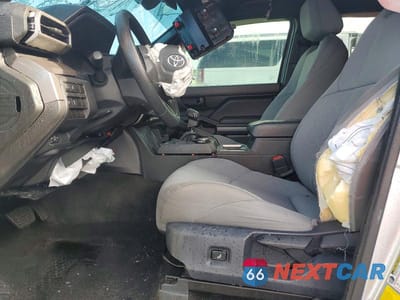 Zdjęcie 7 z 12 samochodu: 2025 TOYOTA TACOMA SR5 VIN:3TYLB5JN5ST065574 - miniatura