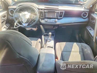 Zdjęcie 8 z 14 samochodu: 2018 TOYOTA RAV4 XLE VIN:2T3RFREV2JW720492 - miniatura