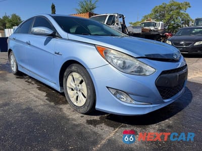 2015 HYUNDAI SONATA HYBRID BASE KMHEC4A41FA121110 - główne zdjęcie licytacji z USA - miniatura