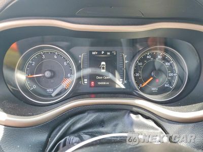 Zdjęcie 9 z 13 samochodu: 2015 JEEP CHEROKEE LATITUDE VIN:1C4PJLCB2FW782513 - miniatura