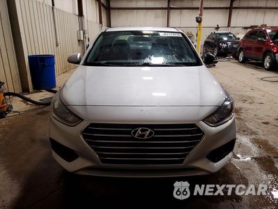 Piąte zdjęcie samochodu w środku: 2019 HYUNDAI ACCENT SE VIN:3KPC24A39KE070288 - miniatura