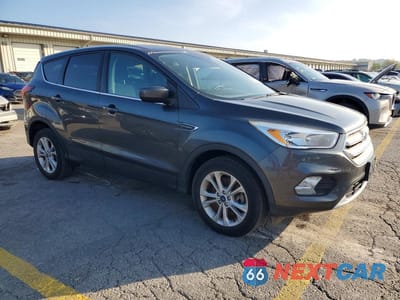 Czwarte zdjęcie samochodu z boku: 2019 FORD ESCAPE SE VIN:1FMCU9GD9KUC35678 - miniatura