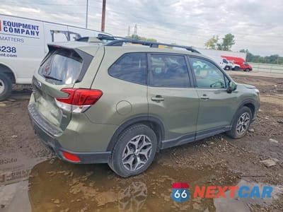 Trzecie zdjęcie samochodu z tyłu: 2019 SUBARU FORESTER PREMIUM VIN:JF2SKAEC3KH574111 - miniatura