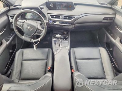 Zdjęcie 8 z 12 samochodu: 2020 LEXUS UX 250H VIN:JTHX9JBH5L2028994 - miniatura