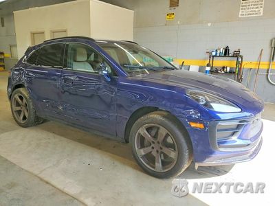 Czwarte zdjęcie samochodu z boku: 2024 PORSCHE MACAN BASE VIN:WP1AA2A5XRLB08529 - miniatura