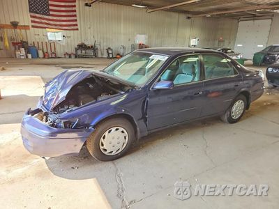 1998 TOYOTA CAMRY LE 4T1BG28K0WU363823 - główne zdjęcie licytacji z USA - miniatura