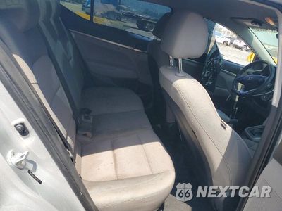 Zdjęcie 10 z 12 samochodu: 2019 HYUNDAI ELANTRA SE VIN:5NPD74LF8KH474224 - miniatura