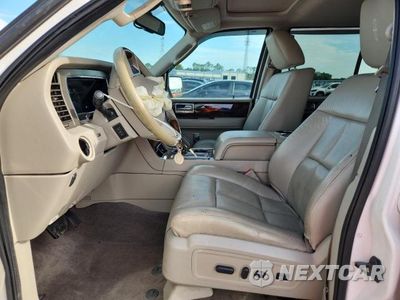 Zdjęcie 7 z 13 samochodu: 2011 LINCOLN NAVIGATOR VIN:5LMJJ2H59BEJ09147 - miniatura