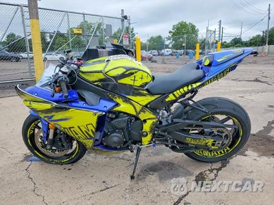 Trzecie zdjęcie samochodu z tyłu: 2014 YAMAHA YZFR1 VIN:JYARN23E0EA016837 - miniatura