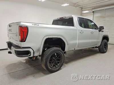 Trzecie zdjęcie samochodu z tyłu: 2021 GMC SIERRA K1500 ELEVATION VIN:1GTR9CEK8MZ387374 - miniatura