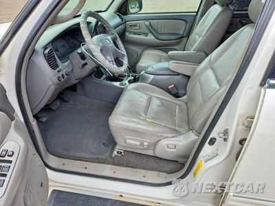 Zdjęcie 7 z 13 samochodu: 2001 TOYOTA SEQUOIA LIMITED VIN:5TDBT48A11S052174 - miniatura