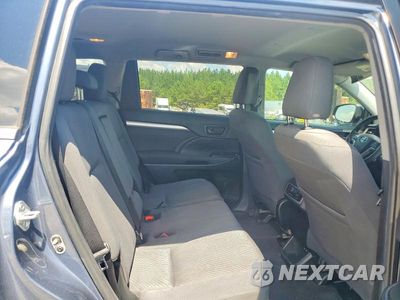 Zdjęcie 10 z 12 samochodu: 2019 TOYOTA HIGHLANDER LE VIN:5TDZZRFH7KS350806 - miniatura