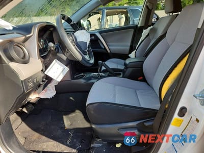 Zdjęcie 7 z 13 samochodu: 2018 TOYOTA RAV4 HYBRID XLE VIN:JTMRJREV5JD253550 - miniatura