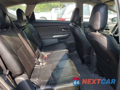 Zdjęcie 10 z 12 samochodu: 2013 TOYOTA PRIUS V TWO VIN:JTDZN3EU2D3257526 - miniatura