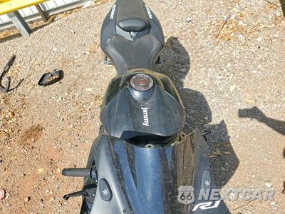 Piąte zdjęcie samochodu w środku: 2006 YAMAHA YZFR1 VIN:JYARN15E16A006004 - miniatura