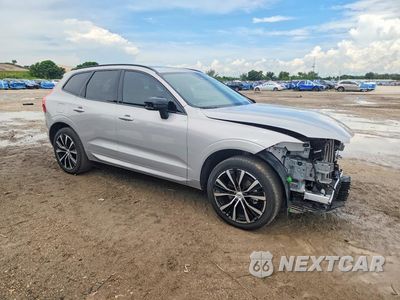 Czwarte zdjęcie samochodu z boku: 2025 VOLVO XC60 PLUS VIN:YV4M12RC0S1086685 - miniatura