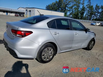 Trzecie zdjęcie samochodu z tyłu: 2018 KIA RIO S VIN:3KPA24AB1JE068144 - miniatura