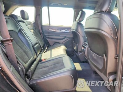 Zdjęcie 11 z 13 samochodu: 2023 JEEP GRAND CHEROKEE LAREDO VIN:1C4RJGAG3PC520596 - miniatura
