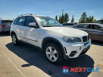 Czwarte zdjęcie samochodu z boku: 2013 BMW X5 XDRIVE35I VIN:5UXZV4C53D0G50245 - miniatura
