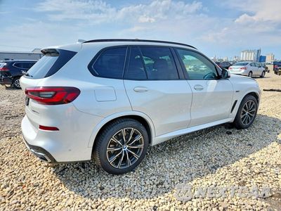 Trzecie zdjęcie samochodu z tyłu: 2022 BMW X5 XDRIVE45E VIN:5UXTA6C04N9K67944 - miniatura