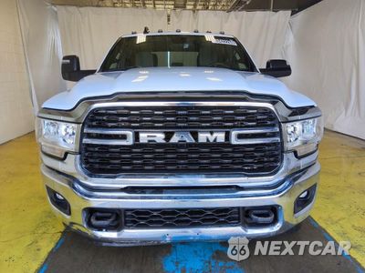 Piąte zdjęcie samochodu w środku: 2023 RAM 3500 BIG HORN VIN:3C63R3HL2PG660427 - miniatura