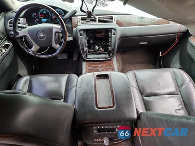 Zdjęcie 8 z 13 samochodu: 2013 GMC YUKON XL DENALI VIN:1GKS2MEF5DR378294 - miniatura