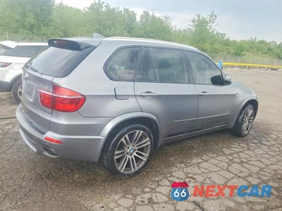 Trzecie zdjęcie samochodu z tyłu: 2013 BMW X5 XDRIVE50I VIN:5UXZV8C56D0C14514 - miniatura